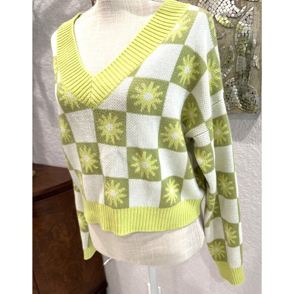 Madden NYC Womens XL Green & White Checkered V-Neck Sweater - Picture 2 of 9